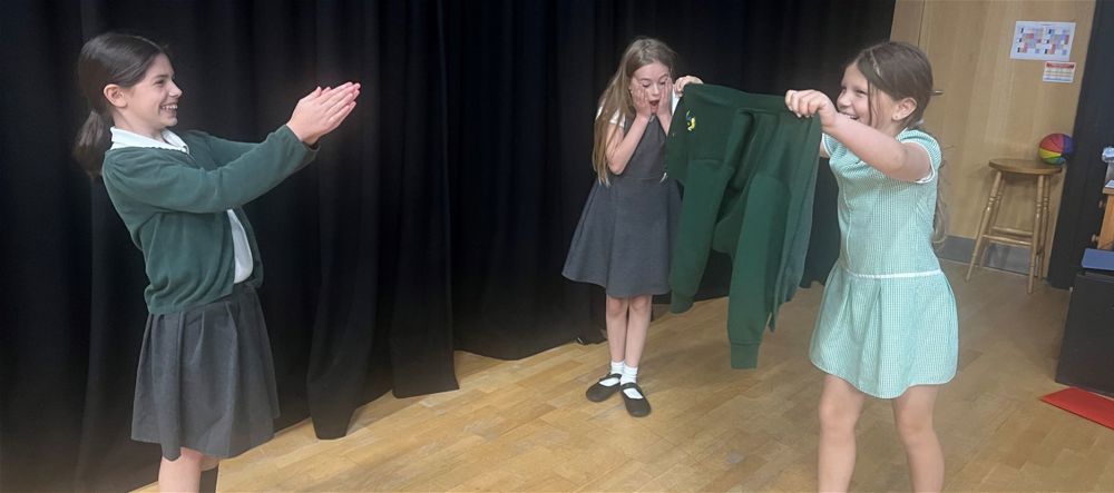 Local Primary Pupils Enjoy Shakespeare Workshop